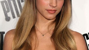 Alexis Knapp Nude & Sexy Collection (50 Photos + Videos)