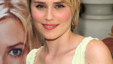 Alison Lohman Nude & Sexy Collection (15 Photos)