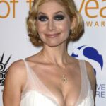 Elizabeth Mitchell Nude & Sexy Collection (14 Photos)