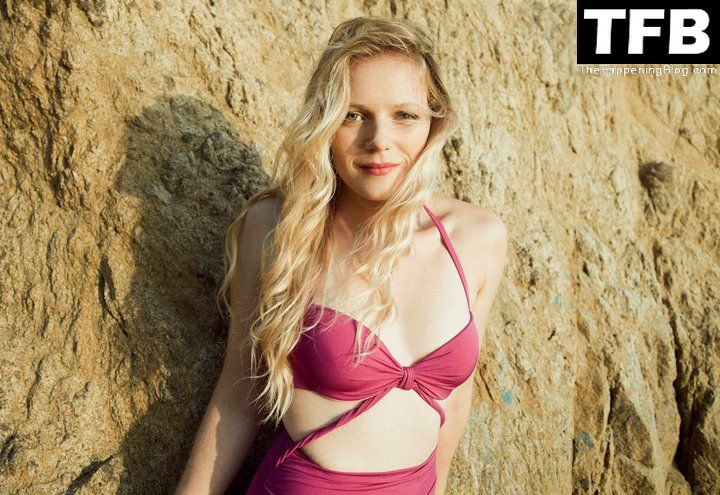 Emma Bell Nude & Sexy Collection (15 Photos)