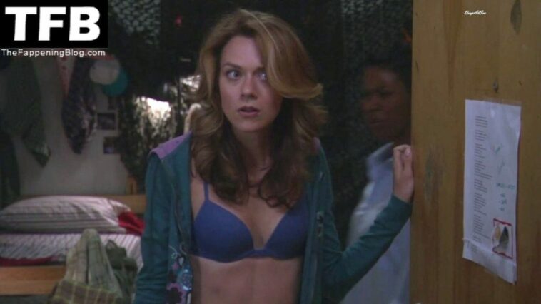 Hilarie Burton Sexy (4 Pics)