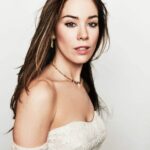 Roxanne McKee Nude & Sexy Collection (22 Photos)