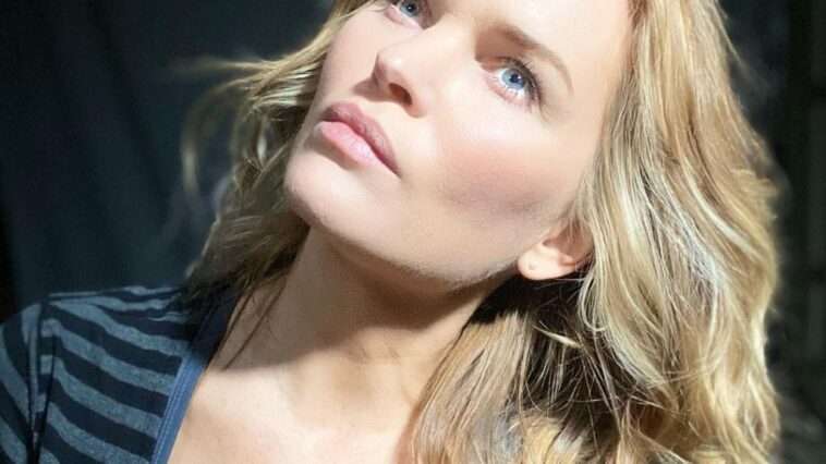 Sunny Mabrey Nude & Sexy Collection (16 Photos)