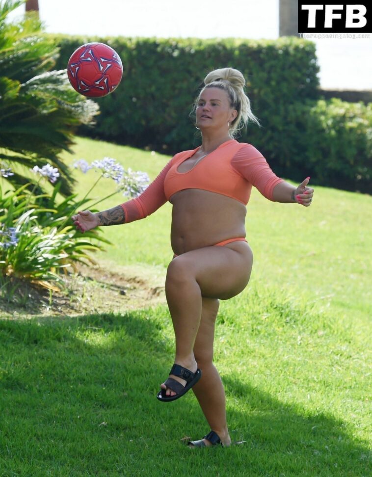 Kerry Katona Shows Off Her Ball Skills During Her Holidays in Spain (53 Photos)