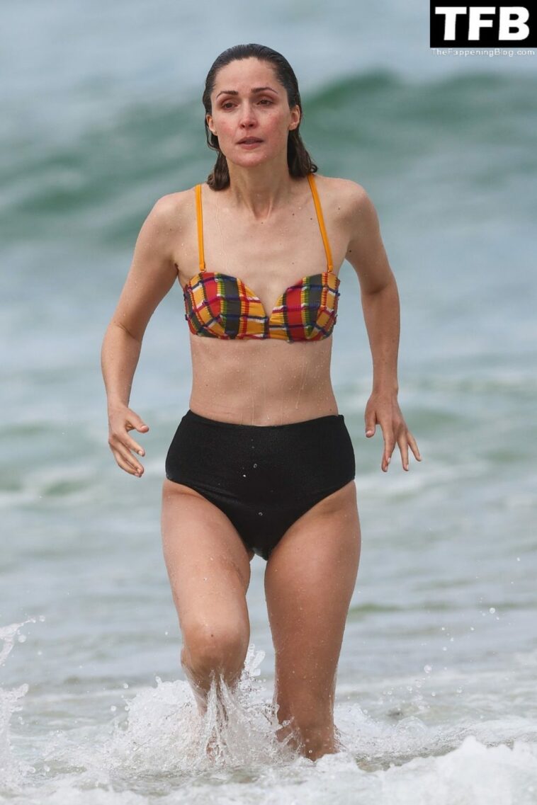 Rose Byrne & Kick Gurry Enjoy a Day on the Beach in Sydney (90 Photos)