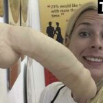 Sara Pascoe Sexy (6 Photos)