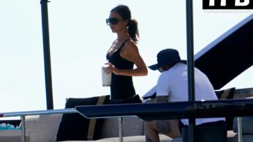 Victoria And David Beckham Enjoy a Yacht Day in Miami (32 Photos)