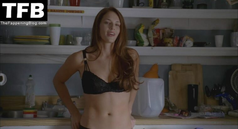 Amanda Righetti Sexy (5 Pics)