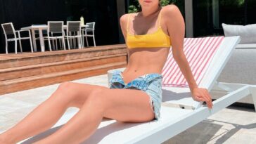 Charli D'Amelio Sexy Poolside Bikini Posing Set Leaked