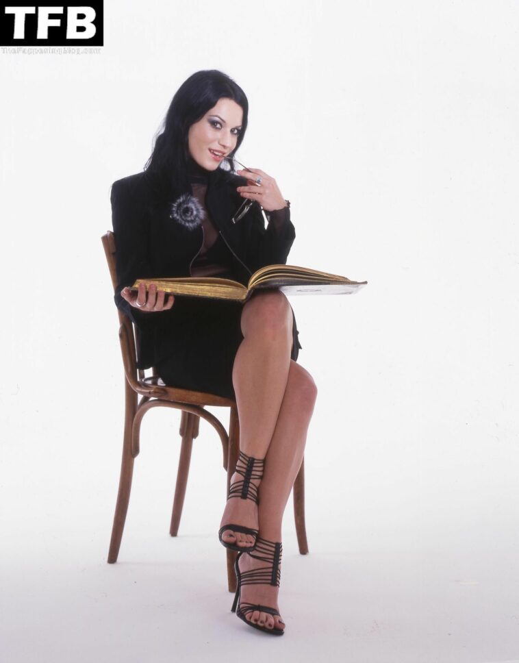 Cristina Scabbia Sexy (10 Photos)