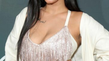 Queen Naija Bulls Sexy (8 Photos)