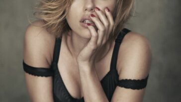 Scarlett Johansson Nude & Sexy Collection – Part 3 (150 Photos)
