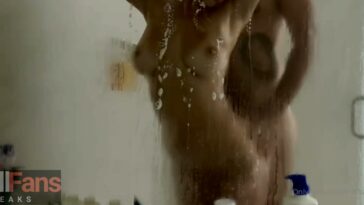 Stefanie Knight Nude Shower Sextape Video Leaked - Famous Internet Girls