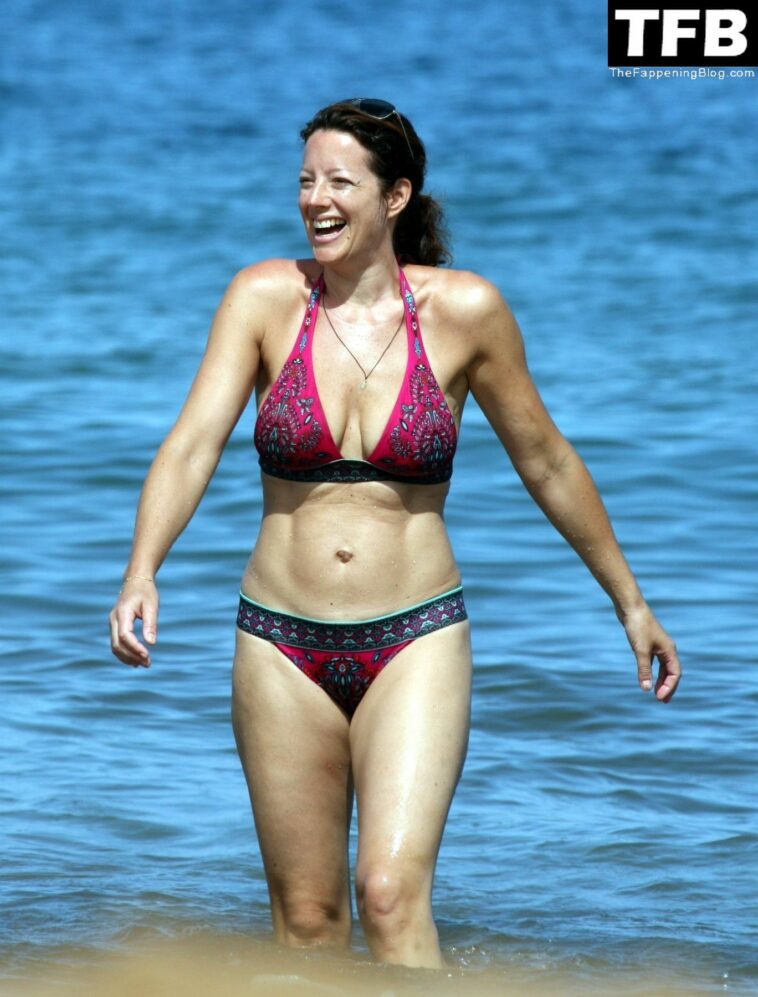 Sarah McLachlan Sexy (4 Photos)