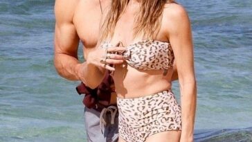 LeAnn Rimes & Eddie Cibrian Sunbathe During Their Romantic Getaway on Waikiki Island (39 Photos)