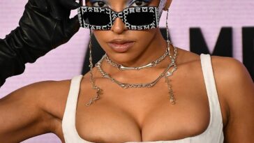 Tinashe Flashes Her Areolas at the 2022 American Music Awards in LA (8 Photos)