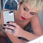 Miley Cyrus Nude & Sexy Collection (24 Photos)