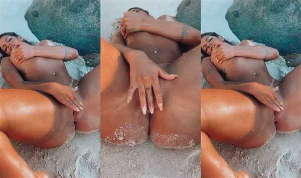 Stephanie Silveira Nude Beach Masturbation Video Leaked - Famous Internet Girls