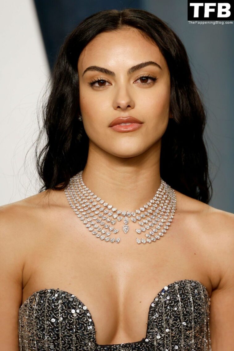 Camila Mendes Sexy (51 Photos)