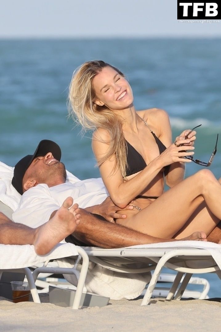 Joy Corrigan Puts on a Show During a Beachside Getaway with Her Boyfriend (45 Photos)