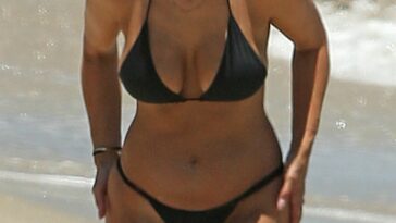 Snezana Wood Flaunts Her Bikini Body in Perth (70 Photos)