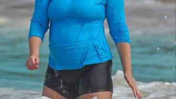 Amy Schumer & Chris Fischer Have Fun at the Beach in St Barts (72 Photos)