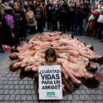 AnimaNaturalis Activists Lay on the Ground Against the Fur Industry in Madrid (4 Photos)