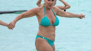 Claire Sweeney Dons Her Little Aqua Blue Bikini as She Enjoys a Little Fun in the Sun (49 Photos)