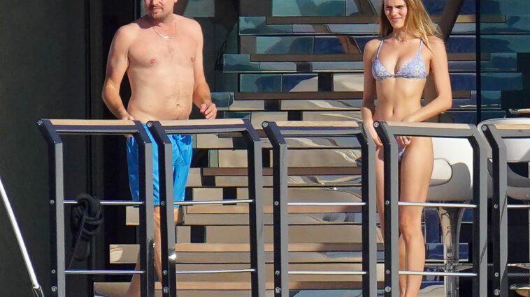 Madison Headrick & Leonardo DiCaprio Enjoy Their Winter Vacation in Saint Barthélemy (34 Photos)