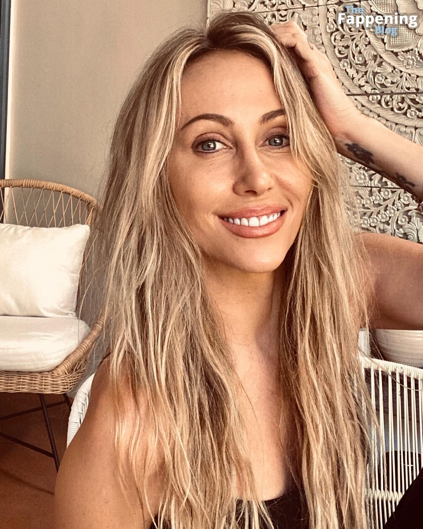 Tish Cyrus Sexy (13 Photos)