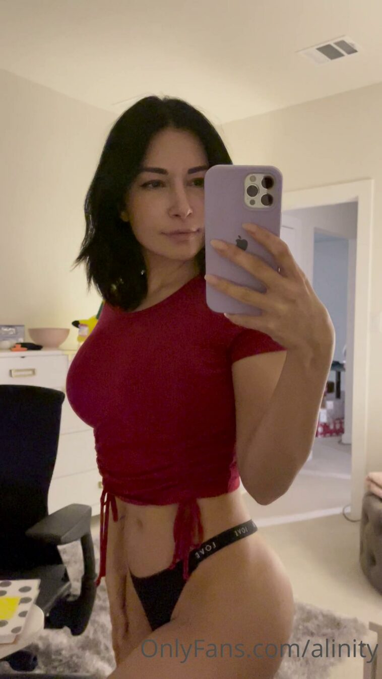 Alinity Sexy Feet Teasing PPV Onlyfans Video Leaked