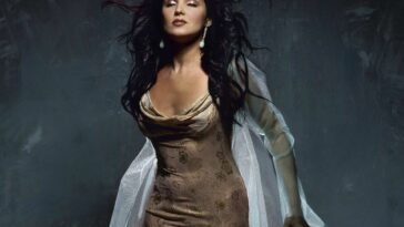 Anna Netrebko Sexy (27 Photos)