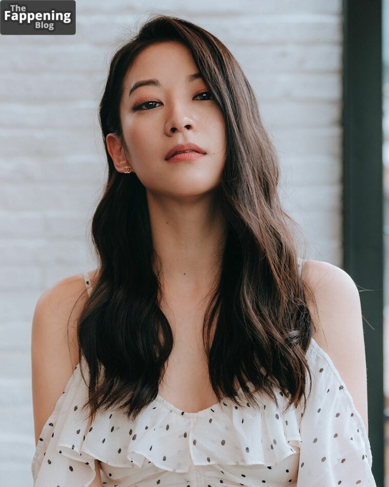 Arden Cho Sexy (5 Photos)