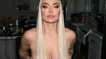 Erika Girardi Topless (1 Photo)