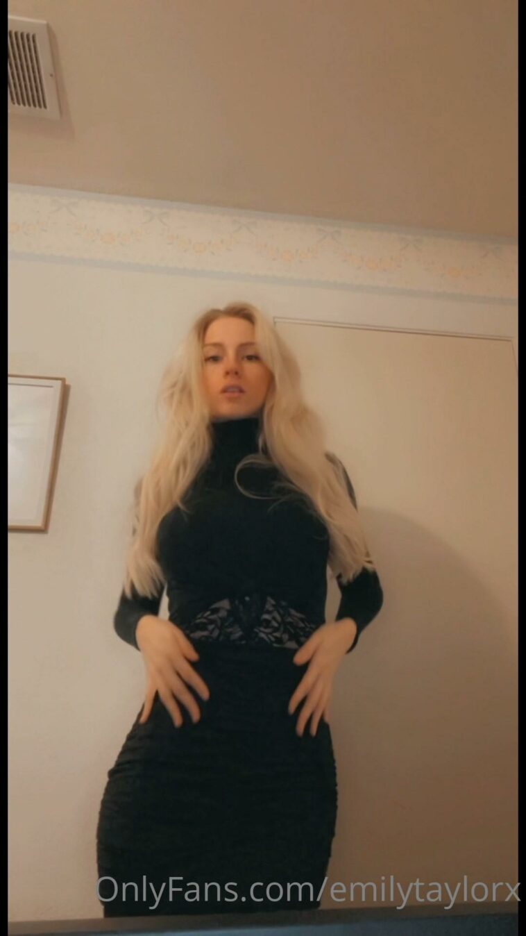 MsFiiire Sexy Dress Striptease Onlyfans Video Leaked