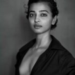 Radhika Apte Nude & Sexy Collection (17 Photos)