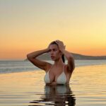 Kara Del Toro Displays Her Sexy Tits in a White Bikini (3 Photos)