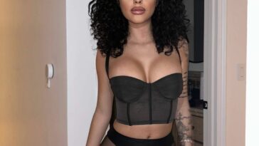 Malu Trevejo Displays Her Sexy Tits (21 Photos)