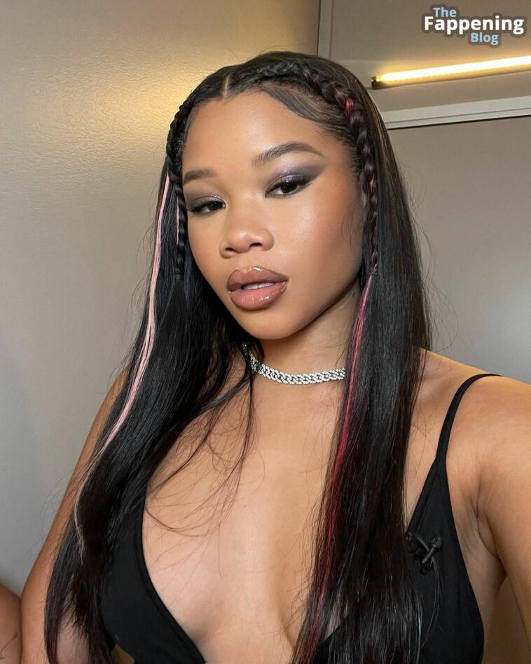 Storm Reid Sexy (3 Photos + Video)