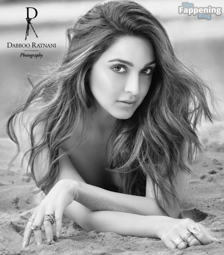 Kiara Advani Topless & Sexy Collection (13 Photos)