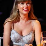Taylor Swift Sexy (12 Photos)