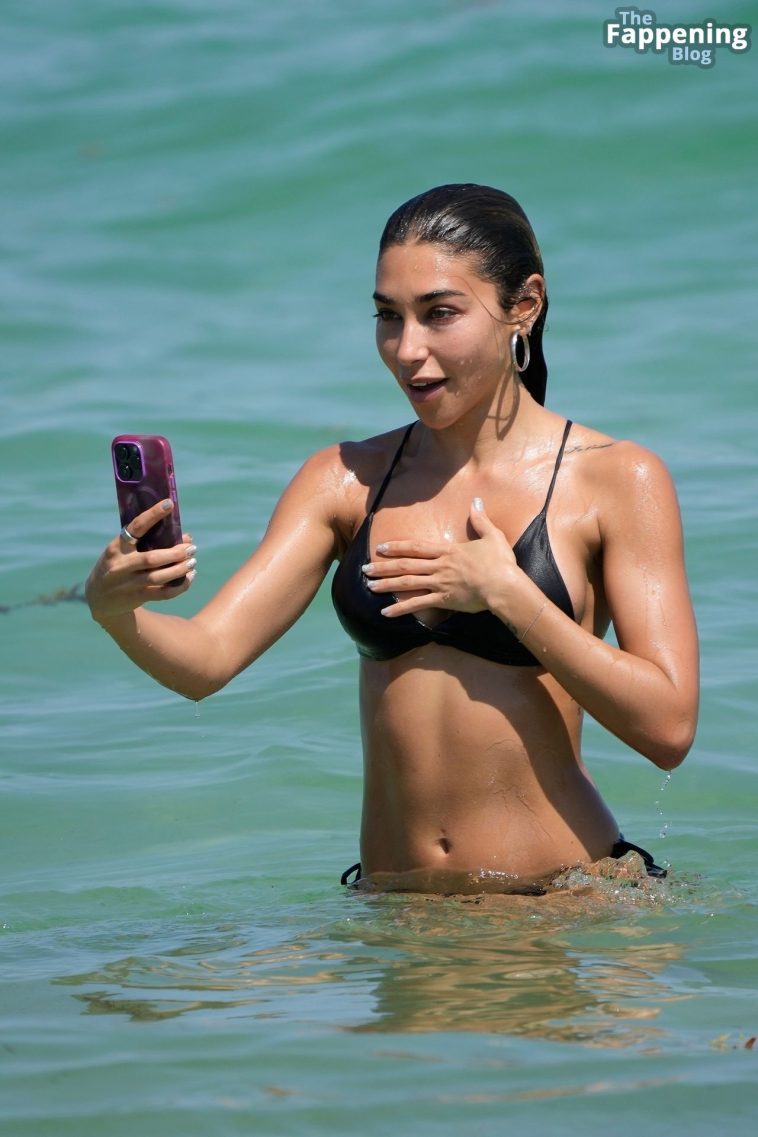 Chantel Jeffries Goes for a Dip in the Ocean in Miami (26 Photos)