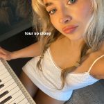 Sabrina Carpenter Hot (15 Photos)