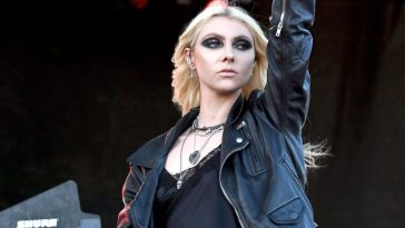 Taylor Momsen Performs On Stage During Innings Festival 2023 (9 Photos)