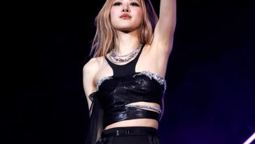 Blackpink’s Rosé Shows Off Her Slender Figure on Stage (30 Photos)