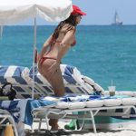 Emily Ratajkowski Shows Off Her Sexy Bikini Body on The Beach in Miami (43 Photos)