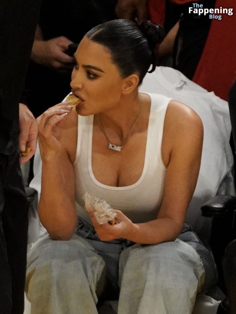 Kim Kardashian Displays Her Cleavage at the NBA Playoffs Between the LA Lakers and The Golden State Warriors (31 Photos)