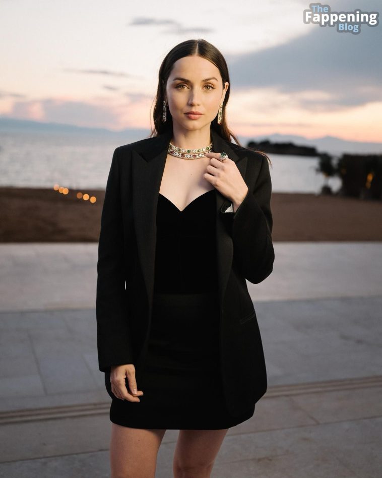 Ana de Armas Looks Hot at Louis Vuitton’s Event (8 Photos)