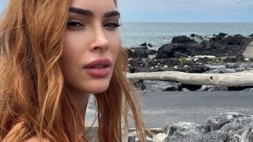 Megan Fox Shows Off Her Sexy Bikini Body (2 Photos)