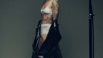 Ashlyn Harris Sexy (12 Photos)